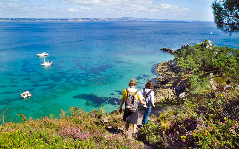 hiking in morgat crozon peninsula