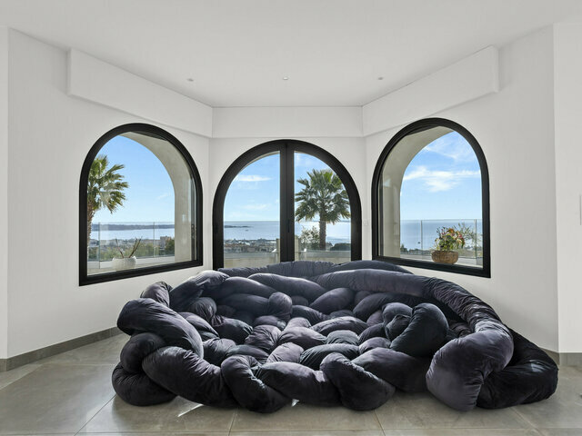 Photo of Luxurious artistic 4 bedroom villa with views of Cannes bay