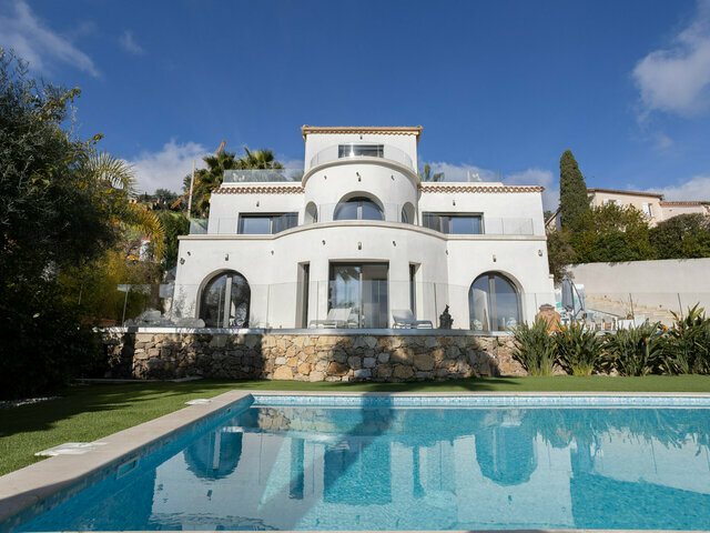 Photo of Luxurious artistic 4 bedroom villa with views of Cannes bay