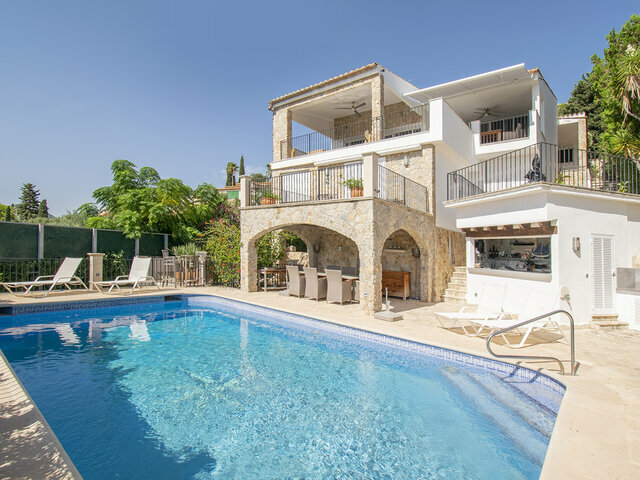 Photo of Four bed villa Puerto Pollensa